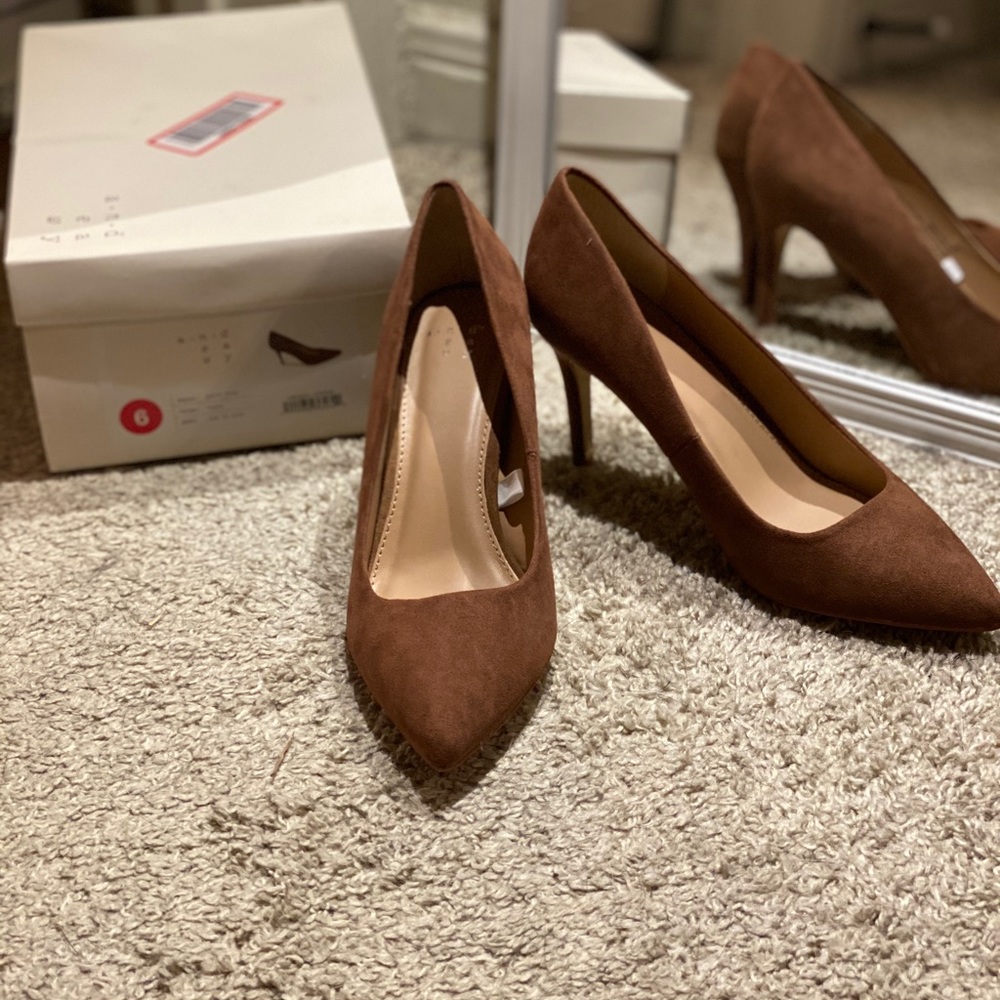 🚫 SOLD — Beautiful suede texture cocoa heels
